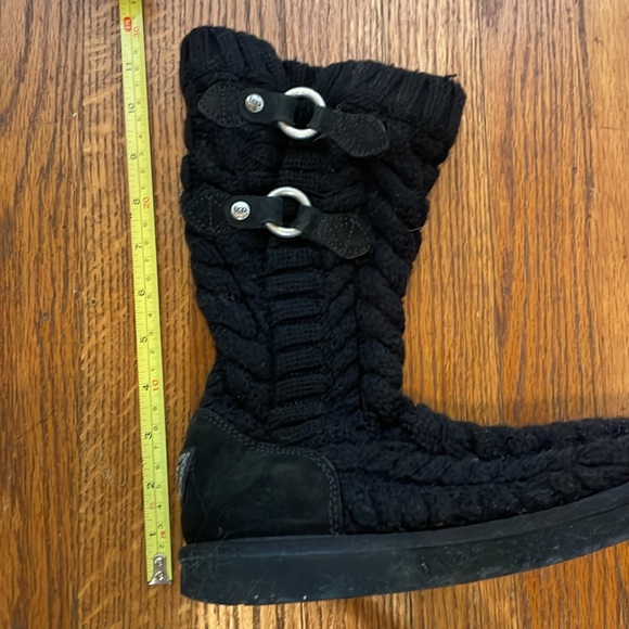 UGG Australia Women’s Tularosa Black Cable Knit Boot Size 7 - Picture 7 of 11